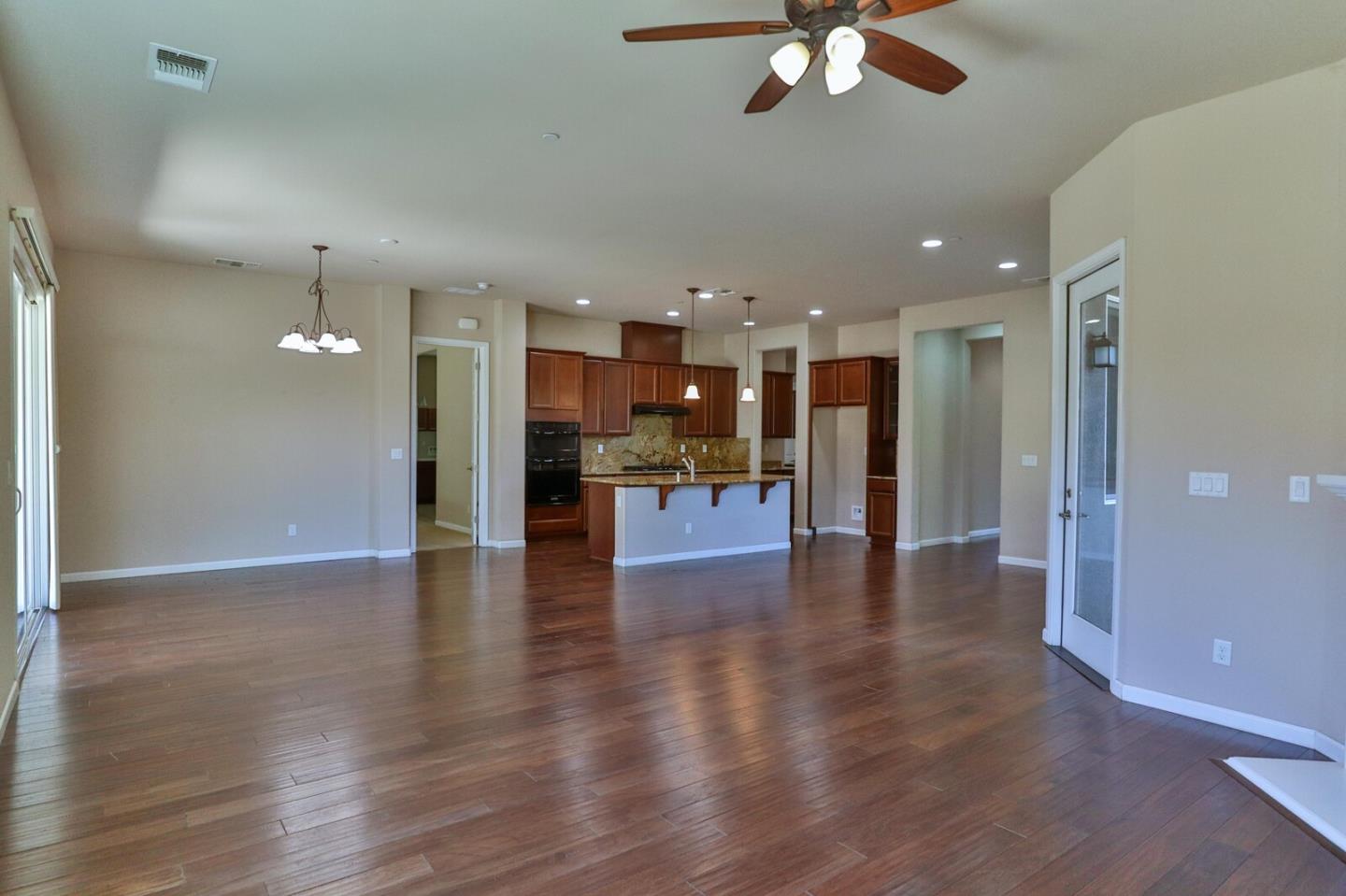 Detail Gallery Image 37 of 107 For 2690 Steeple Run Ln, Manteca,  CA 95336 - 3 Beds | 2 Baths