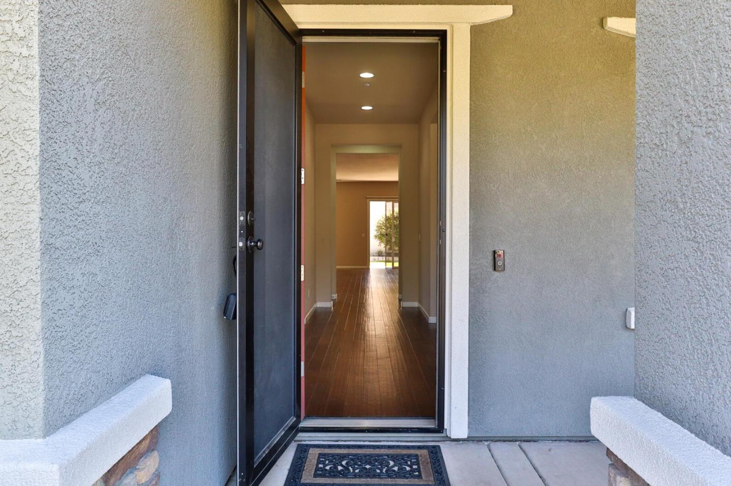 Detail Gallery Image 7 of 107 For 2690 Steeple Run Ln, Manteca,  CA 95336 - 3 Beds | 2 Baths