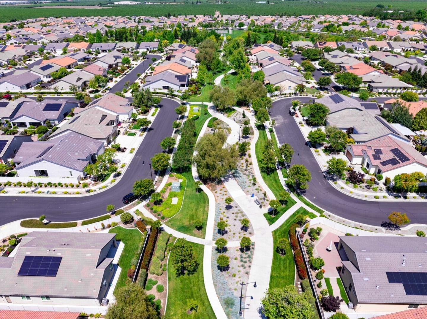 Detail Gallery Image 74 of 107 For 2690 Steeple Run Ln, Manteca,  CA 95336 - 3 Beds | 2 Baths