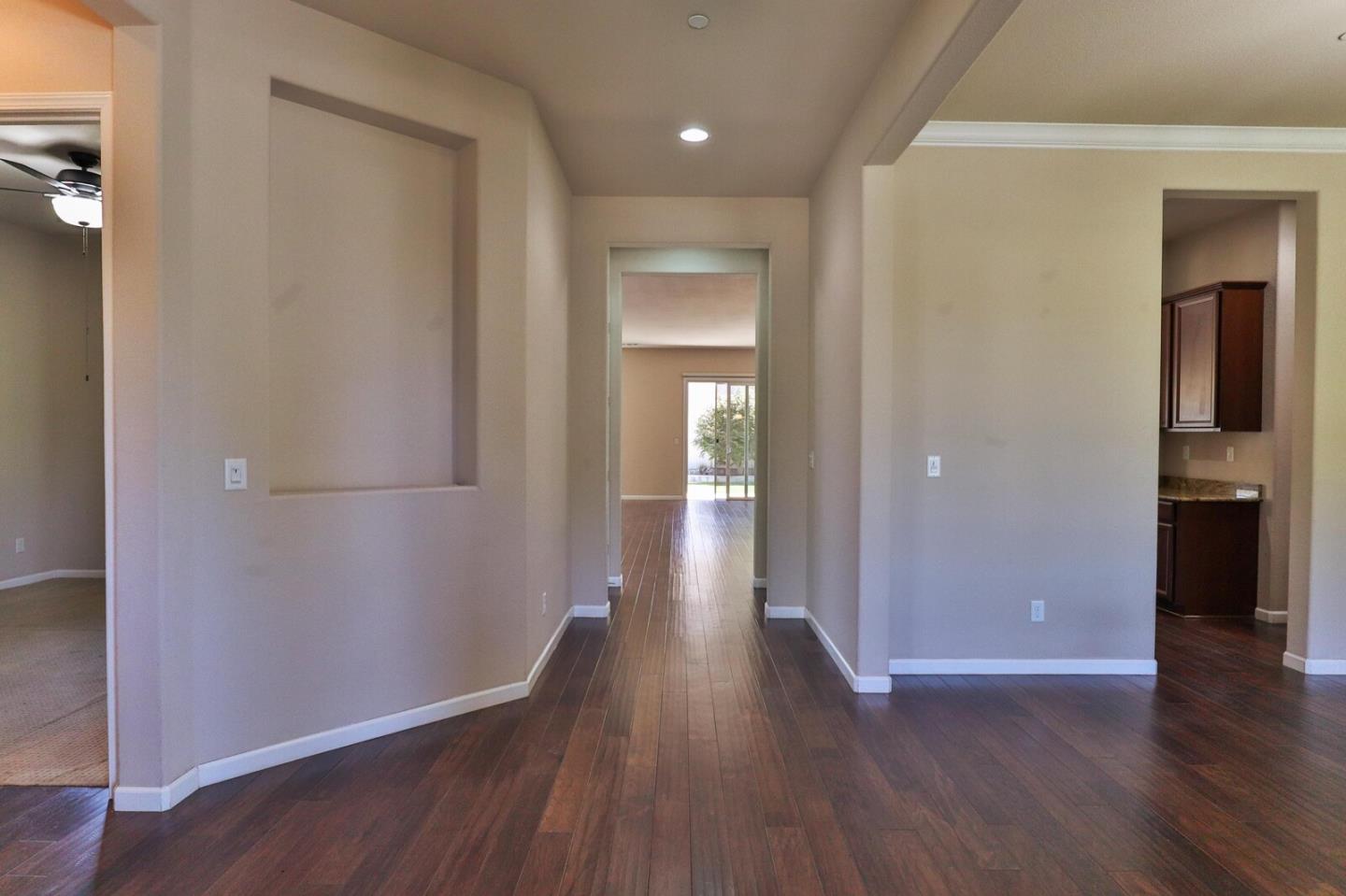 Detail Gallery Image 8 of 107 For 2690 Steeple Run Ln, Manteca,  CA 95336 - 3 Beds | 2 Baths