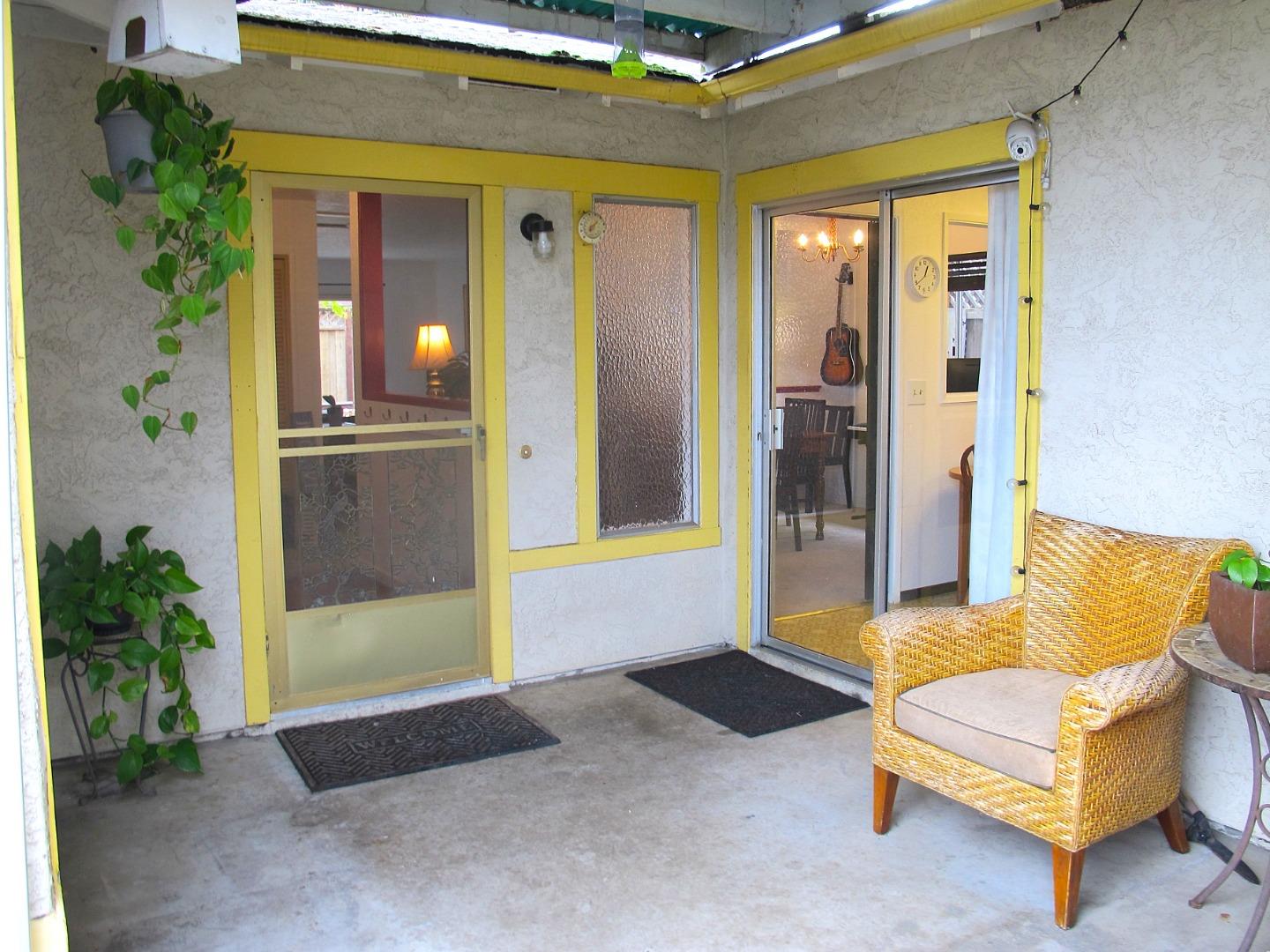 Detail Gallery Image 2 of 7 For 498 Suncrest Way, Watsonville,  CA 95076 - 2 Beds | 2 Baths