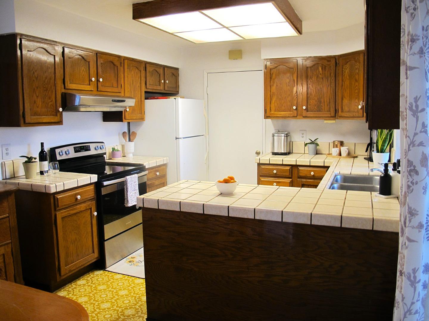 Detail Gallery Image 4 of 7 For 498 Suncrest Way, Watsonville,  CA 95076 - 2 Beds | 2 Baths