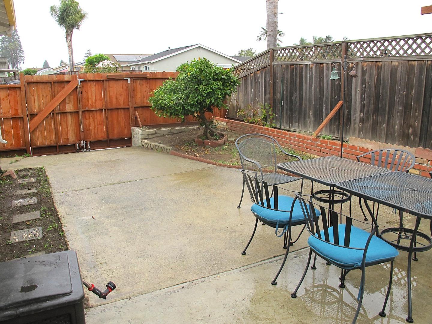 Detail Gallery Image 7 of 7 For 498 Suncrest Way, Watsonville,  CA 95076 - 2 Beds | 2 Baths