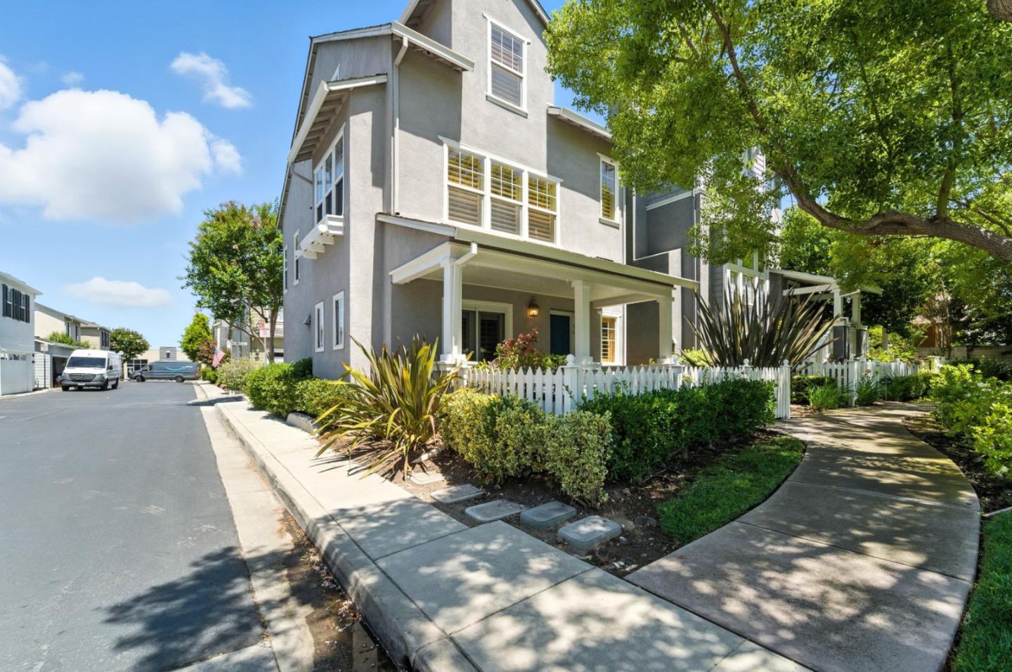 Detail Gallery Image 23 of 25 For 50 Waterford Ct, Campbell,  CA 95008 - 3 Beds | 3 Baths