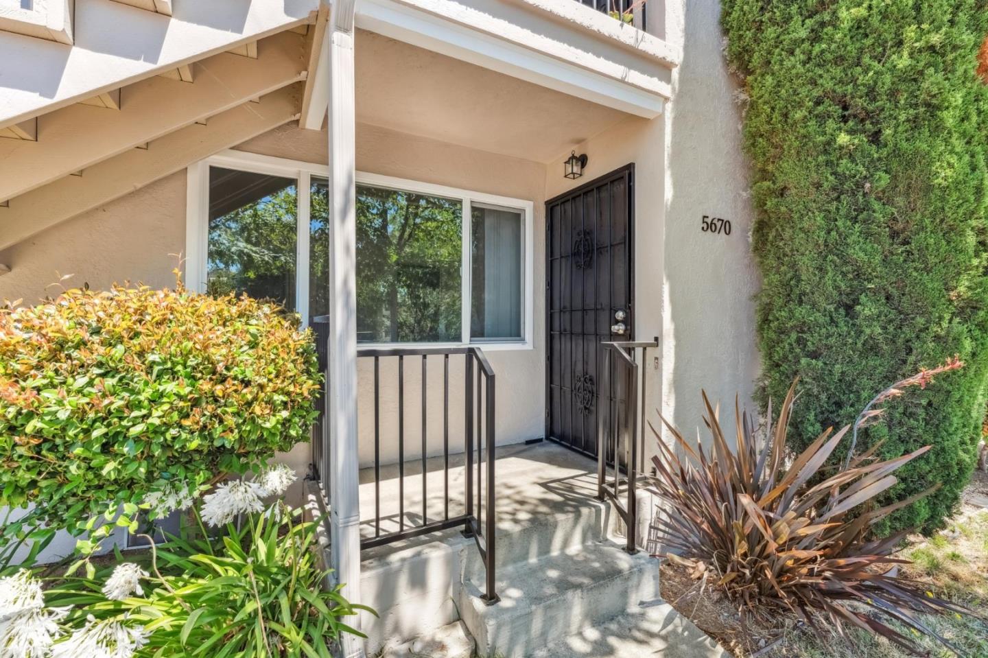 Detail Gallery Image 11 of 16 For 5664 Gaskill St, Oakland,  CA 94608 - – Beds | – Baths