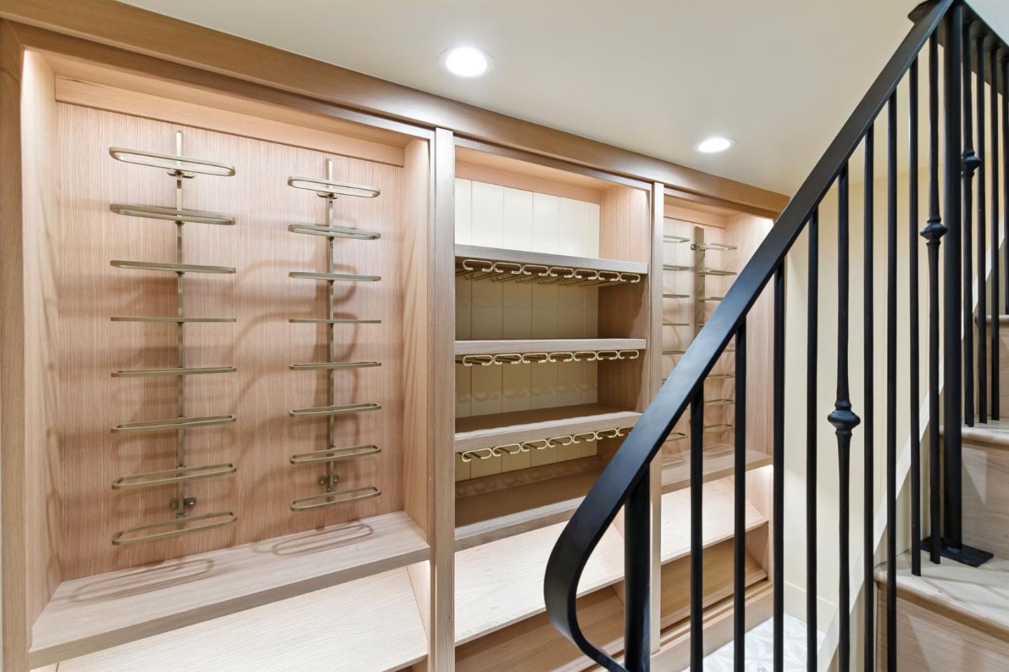 Detail Gallery Image 28 of 62 For 1192 Crescent Dr, San Jose,  CA 95125 - 5 Beds | 4/1 Baths