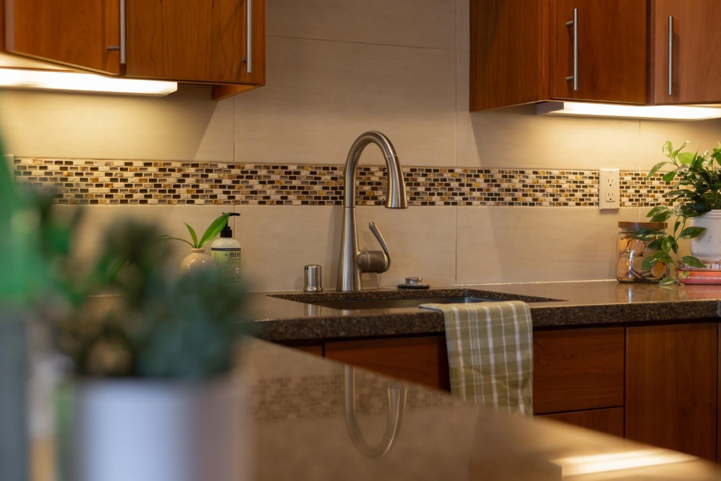 Detail Gallery Image 10 of 31 For 755 14th Ave #611,  Santa Cruz,  CA 95062 - 1 Beds | 1 Baths