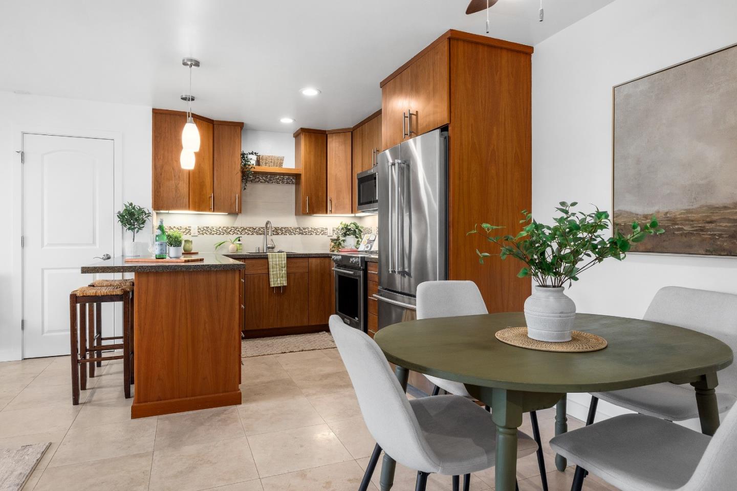 Detail Gallery Image 16 of 31 For 755 14th Ave #611,  Santa Cruz,  CA 95062 - 1 Beds | 1 Baths