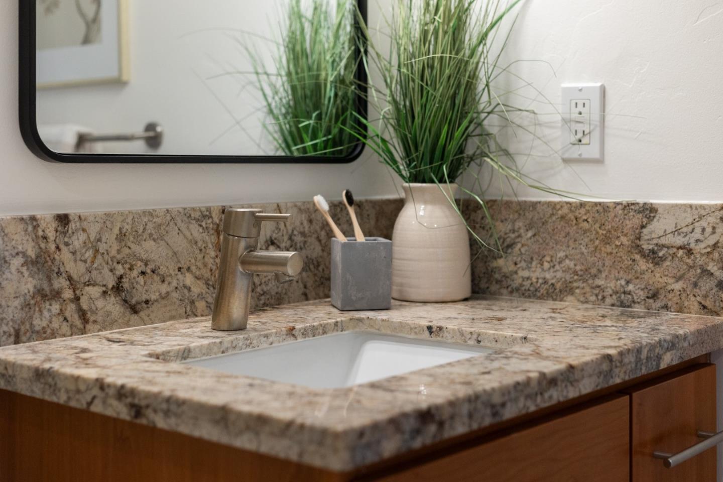 Detail Gallery Image 24 of 31 For 755 14th Ave #611,  Santa Cruz,  CA 95062 - 1 Beds | 1 Baths