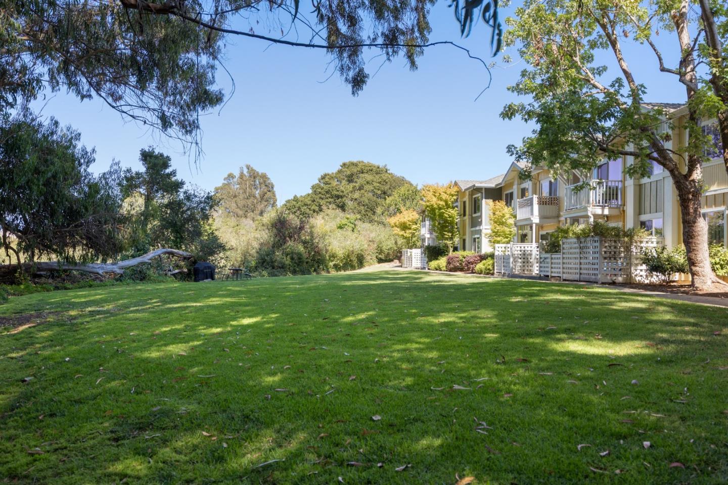 Detail Gallery Image 26 of 31 For 755 14th Ave #611,  Santa Cruz,  CA 95062 - 1 Beds | 1 Baths