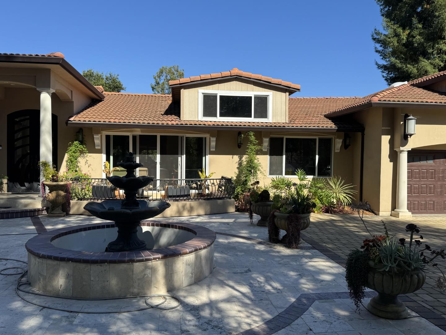 Detail Gallery Image 10 of 62 For 13605 Surrey Ln, Saratoga,  CA 95070 - 5 Beds | 6 Baths