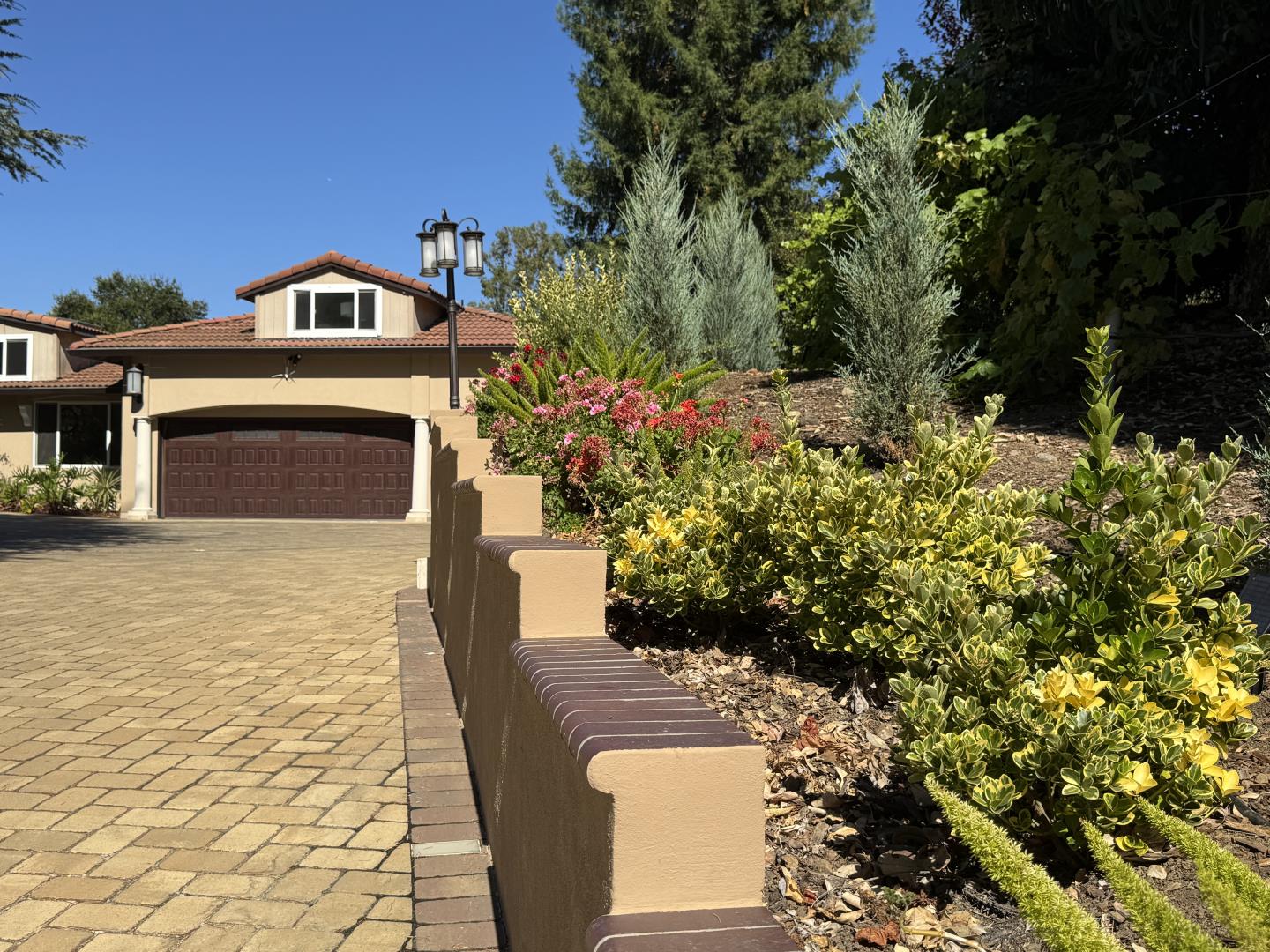 Detail Gallery Image 12 of 62 For 13605 Surrey Ln, Saratoga,  CA 95070 - 5 Beds | 6 Baths