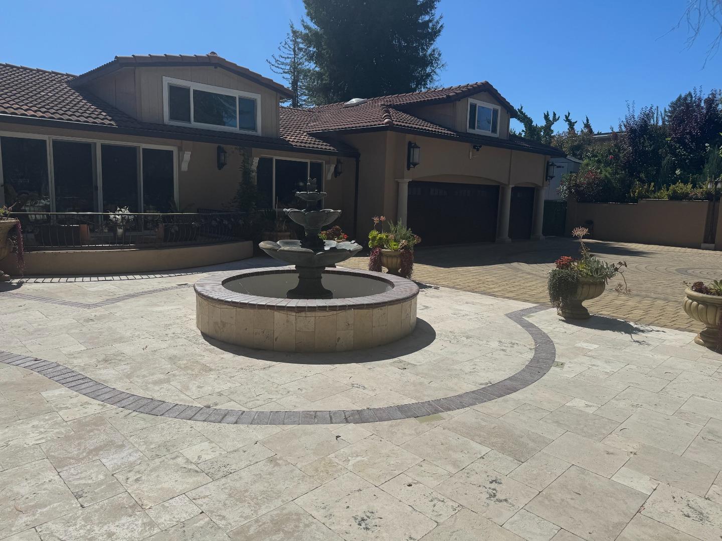 Detail Gallery Image 13 of 62 For 13605 Surrey Ln, Saratoga,  CA 95070 - 5 Beds | 6 Baths