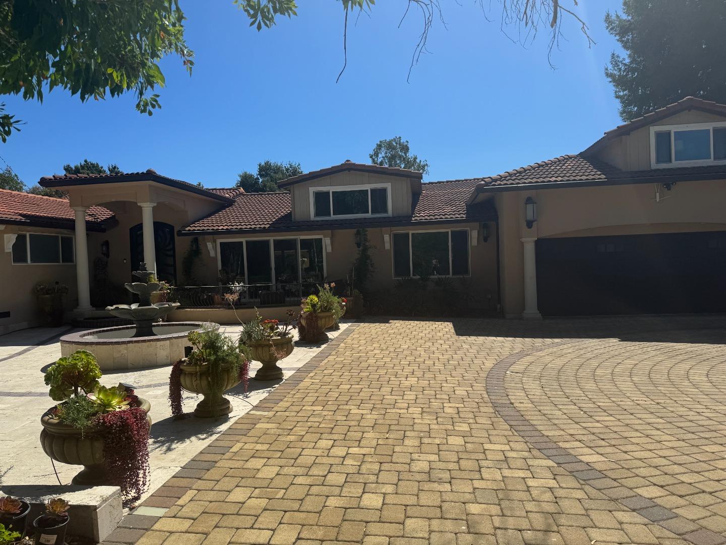 Detail Gallery Image 14 of 62 For 13605 Surrey Ln, Saratoga,  CA 95070 - 5 Beds | 6 Baths