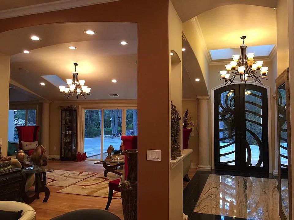 Detail Gallery Image 19 of 62 For 13605 Surrey Ln, Saratoga,  CA 95070 - 5 Beds | 6 Baths