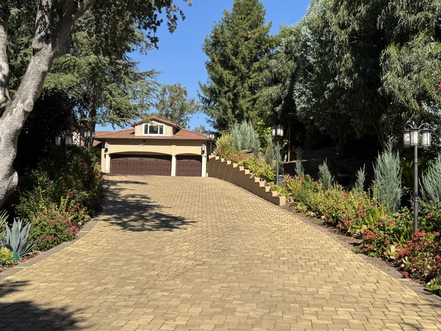 Detail Gallery Image 3 of 62 For 13605 Surrey Ln, Saratoga,  CA 95070 - 5 Beds | 6 Baths