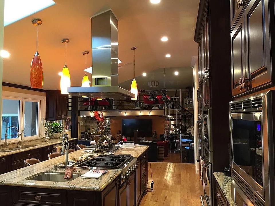 Detail Gallery Image 30 of 62 For 13605 Surrey Ln, Saratoga,  CA 95070 - 5 Beds | 6 Baths