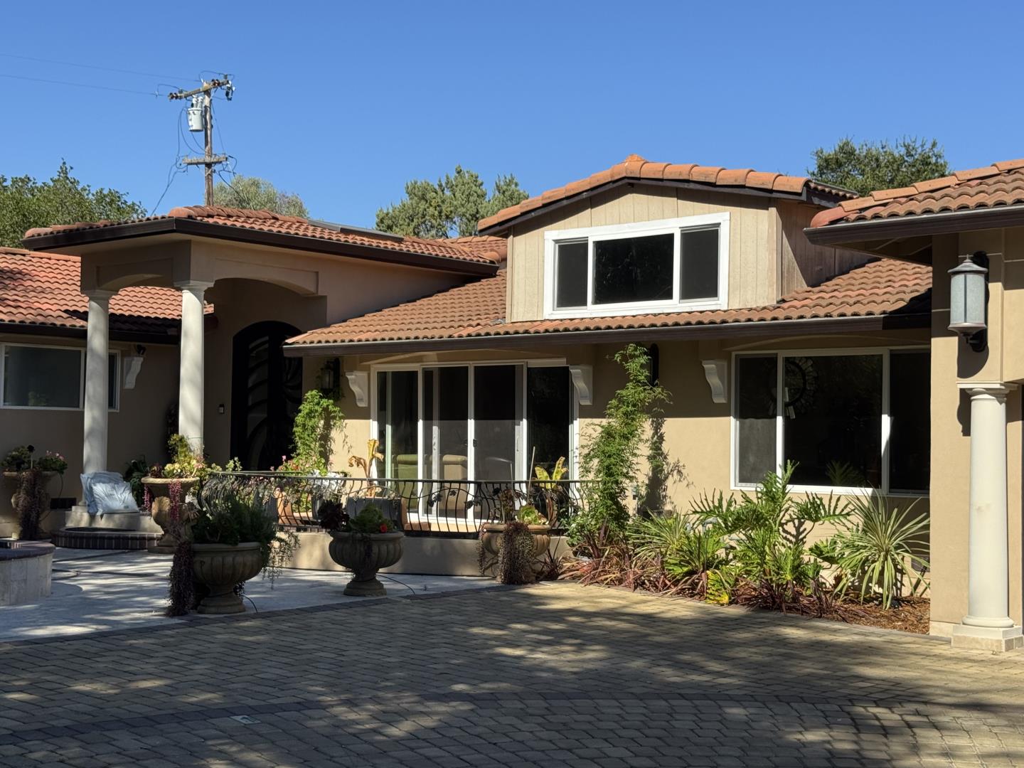 Detail Gallery Image 9 of 62 For 13605 Surrey Ln, Saratoga,  CA 95070 - 5 Beds | 6 Baths