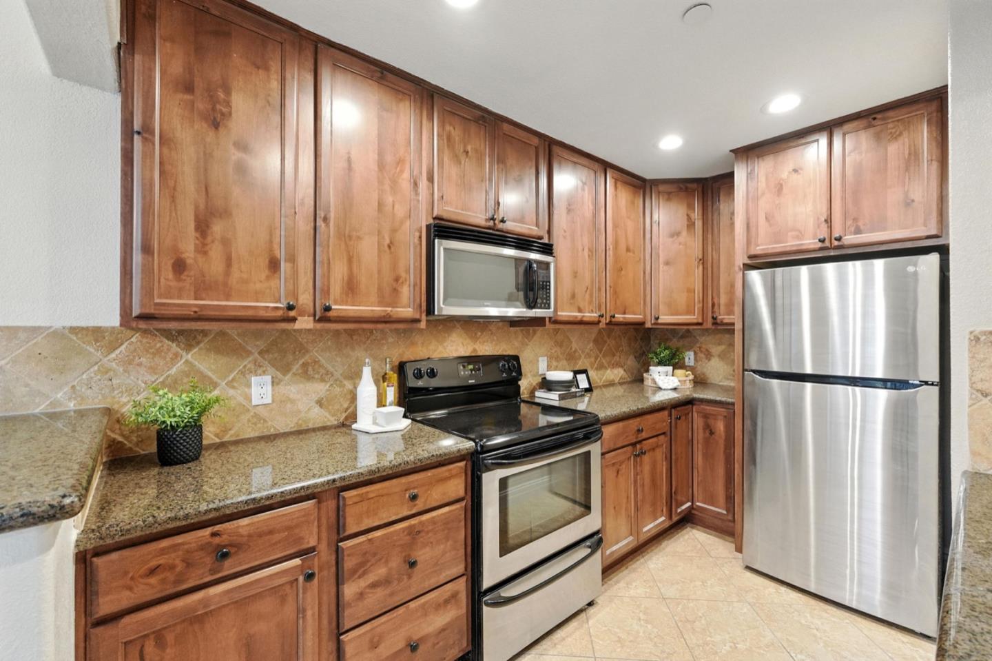 Detail Gallery Image 21 of 42 For 2580 Homestead Rd #4101,  Santa Clara,  CA 95051 - 2 Beds | 1/1 Baths