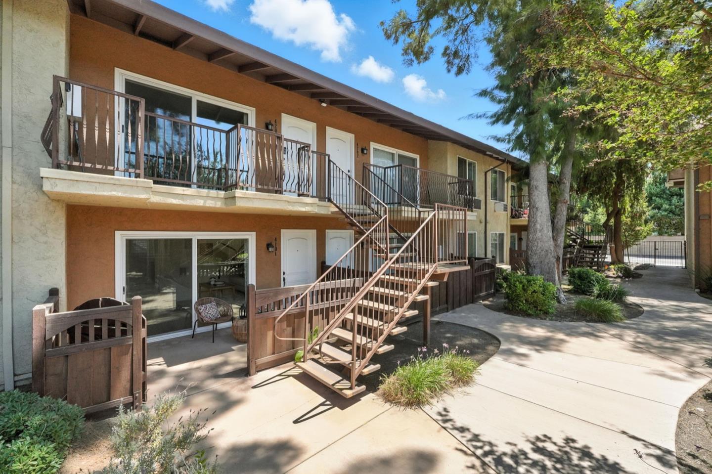 Detail Gallery Image 3 of 42 For 2580 Homestead Rd #4101,  Santa Clara,  CA 95051 - 2 Beds | 1/1 Baths