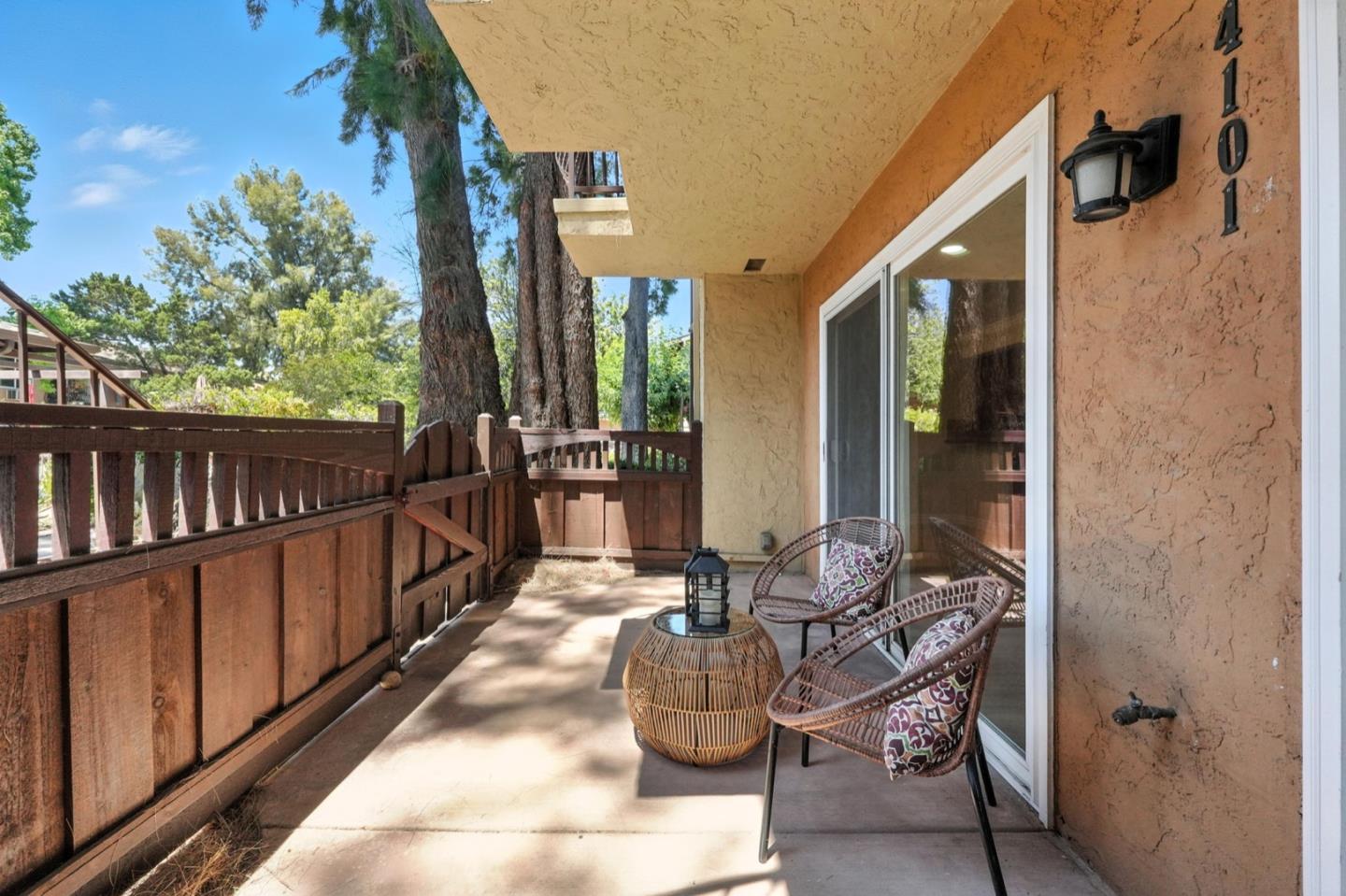 Detail Gallery Image 5 of 42 For 2580 Homestead Rd #4101,  Santa Clara,  CA 95051 - 2 Beds | 1/1 Baths