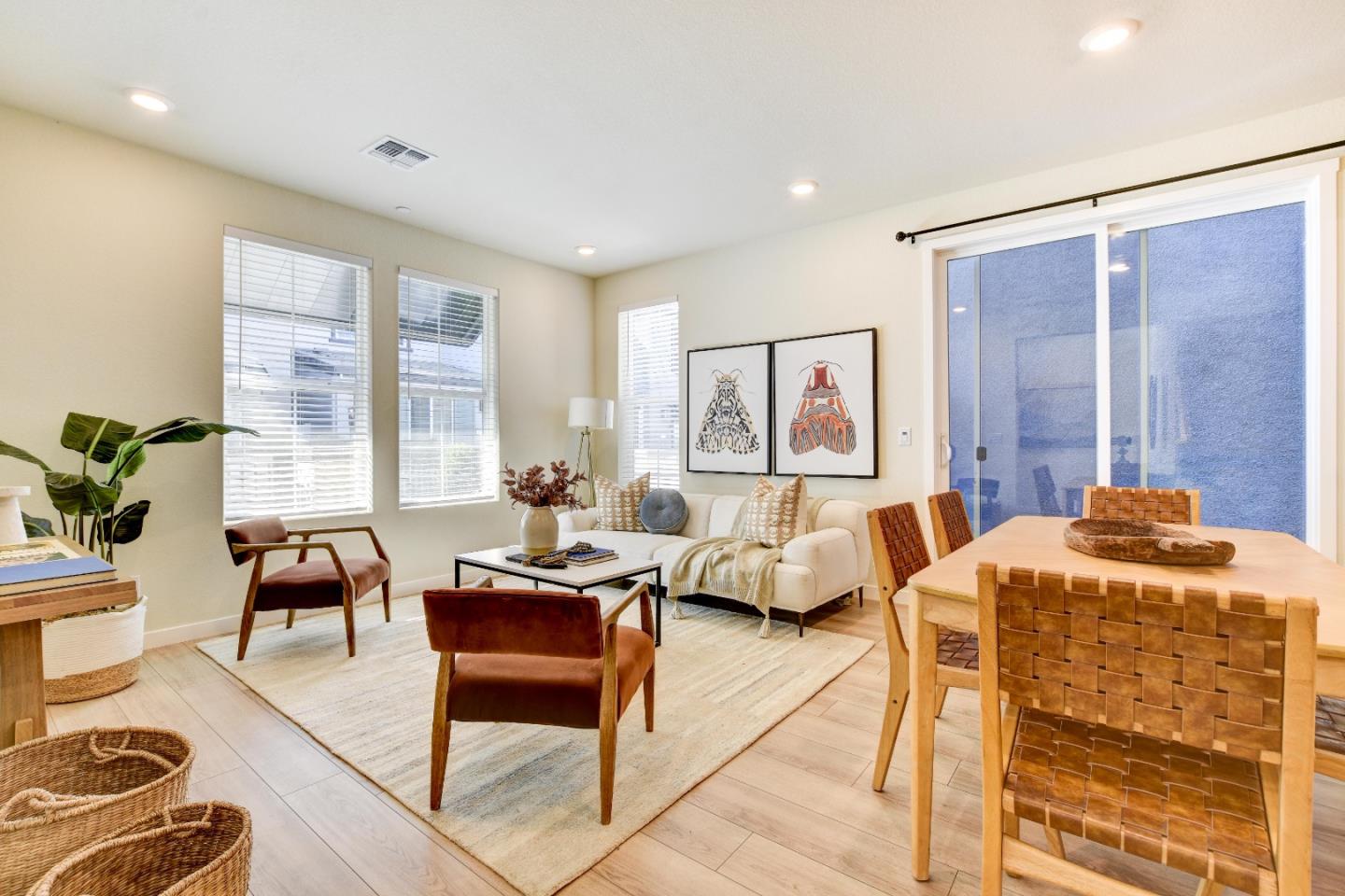 Detail Gallery Image 1 of 47 For 3515 Sparrow Ct, West Sacramento,  CA 95691 - 3 Beds | 2/1 Baths