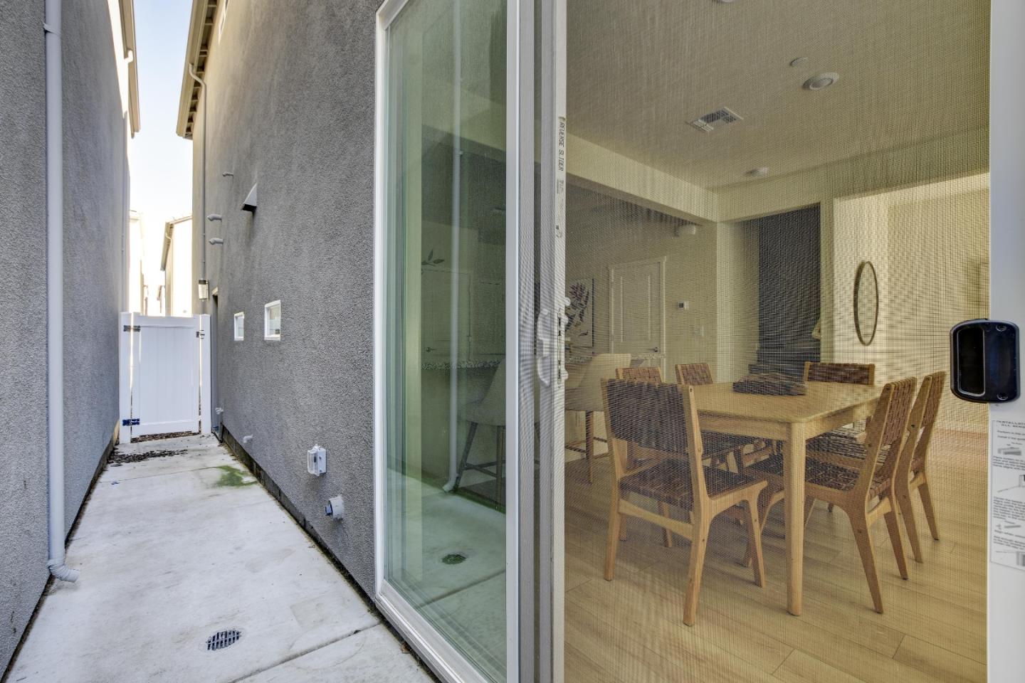 Detail Gallery Image 27 of 47 For 3515 Sparrow Ct, West Sacramento,  CA 95691 - 3 Beds | 2/1 Baths