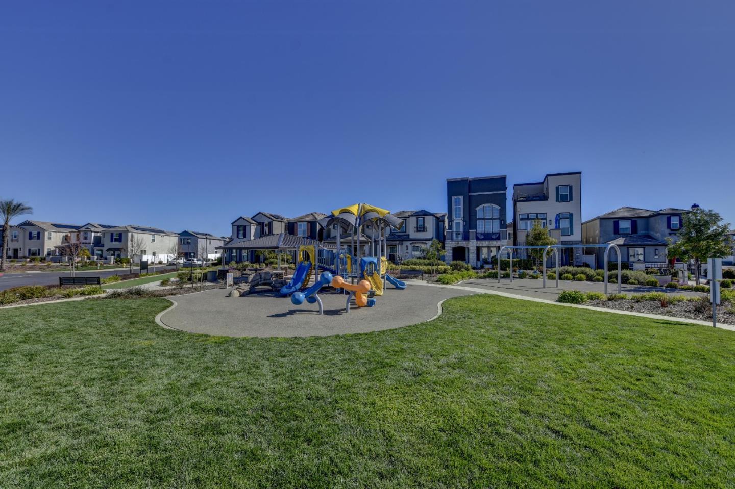 Detail Gallery Image 34 of 47 For 3515 Sparrow Ct, West Sacramento,  CA 95691 - 3 Beds | 2/1 Baths