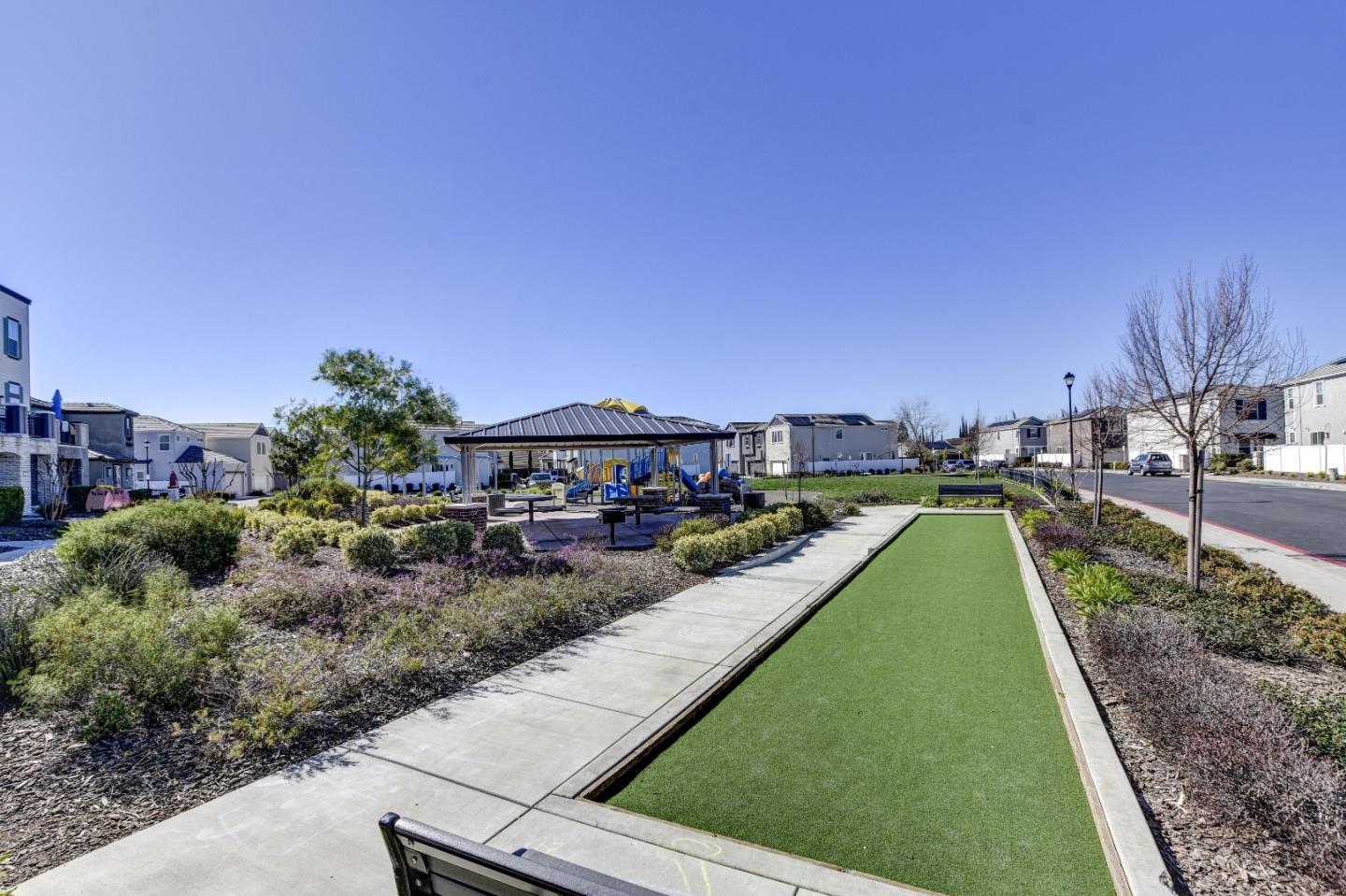 Detail Gallery Image 37 of 47 For 3515 Sparrow Ct, West Sacramento,  CA 95691 - 3 Beds | 2/1 Baths