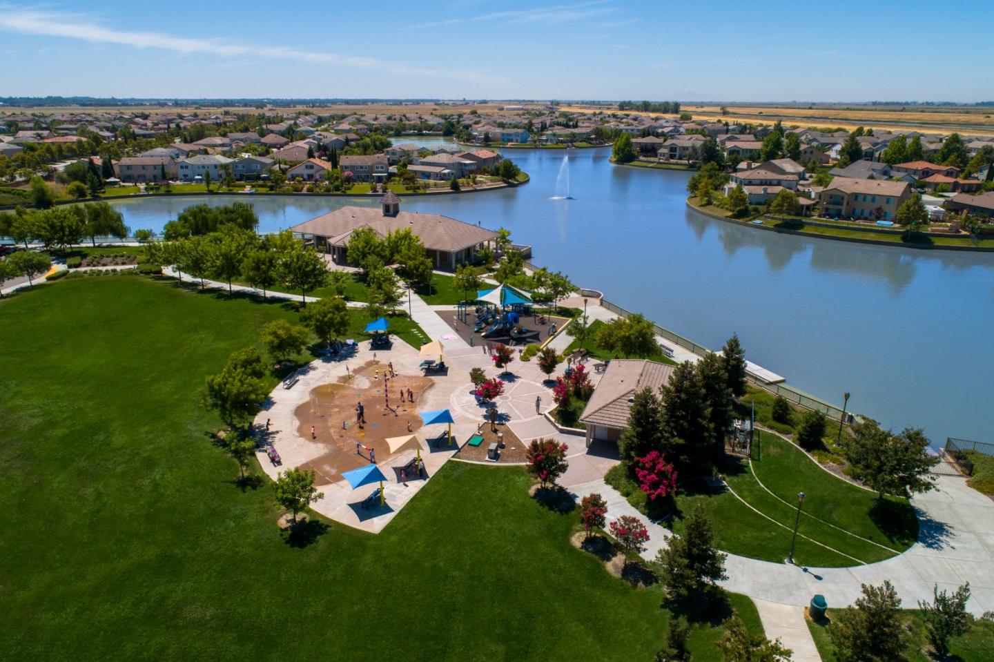 Detail Gallery Image 4 of 47 For 3515 Sparrow Ct, West Sacramento,  CA 95691 - 3 Beds | 2/1 Baths