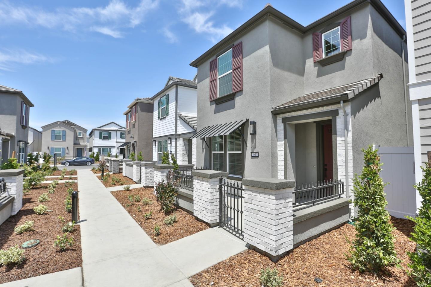 Detail Gallery Image 42 of 47 For 3515 Sparrow Ct, West Sacramento,  CA 95691 - 3 Beds | 2/1 Baths