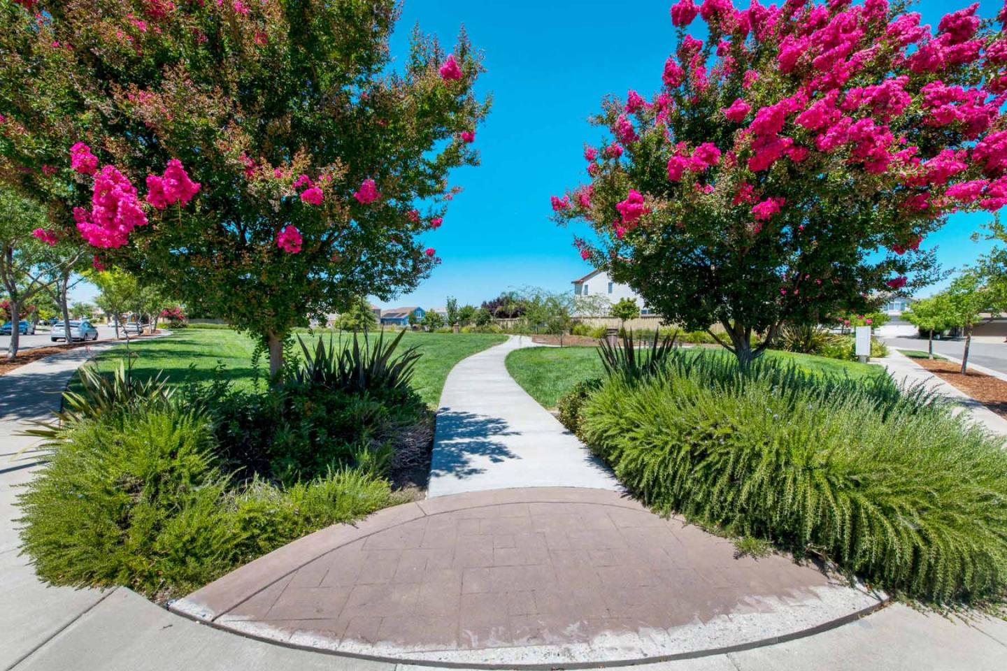 Detail Gallery Image 44 of 47 For 3515 Sparrow Ct, West Sacramento,  CA 95691 - 3 Beds | 2/1 Baths