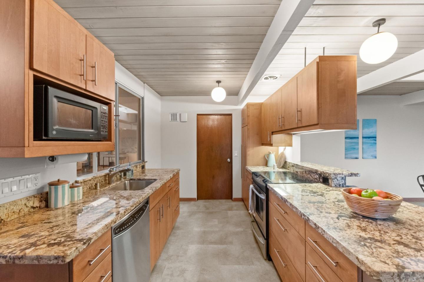 Detail Gallery Image 19 of 62 For 1204 Navlet Ct, Sunnyvale,  CA 94087 - 4 Beds | 2 Baths