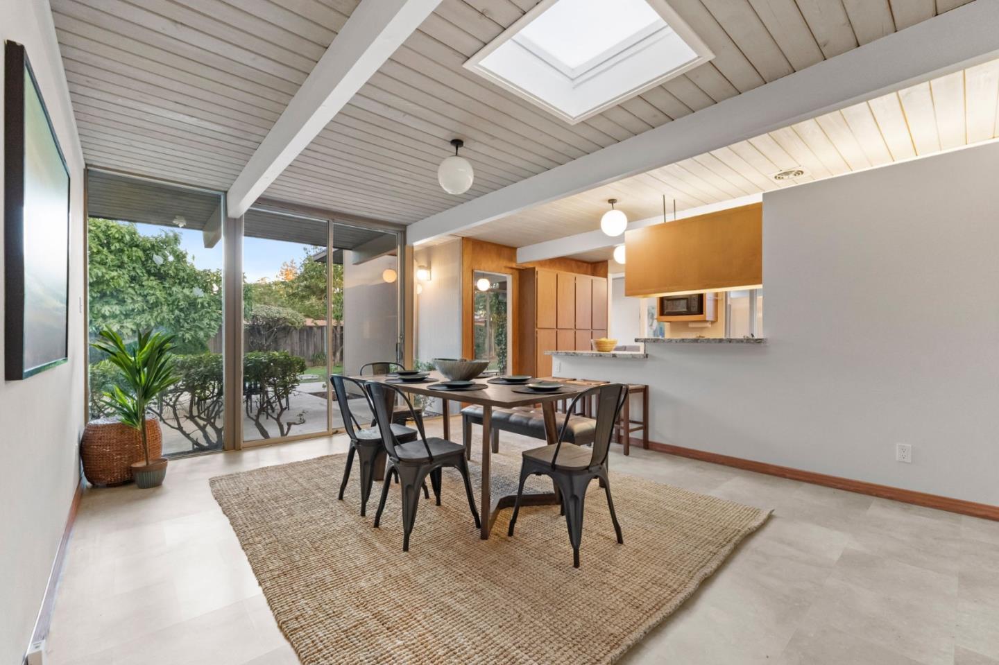 Detail Gallery Image 24 of 62 For 1204 Navlet Ct, Sunnyvale,  CA 94087 - 4 Beds | 2 Baths