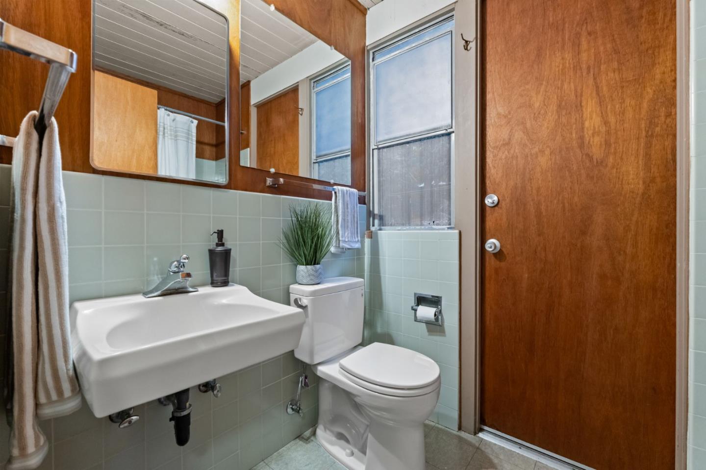 Detail Gallery Image 44 of 62 For 1204 Navlet Ct, Sunnyvale,  CA 94087 - 4 Beds | 2 Baths