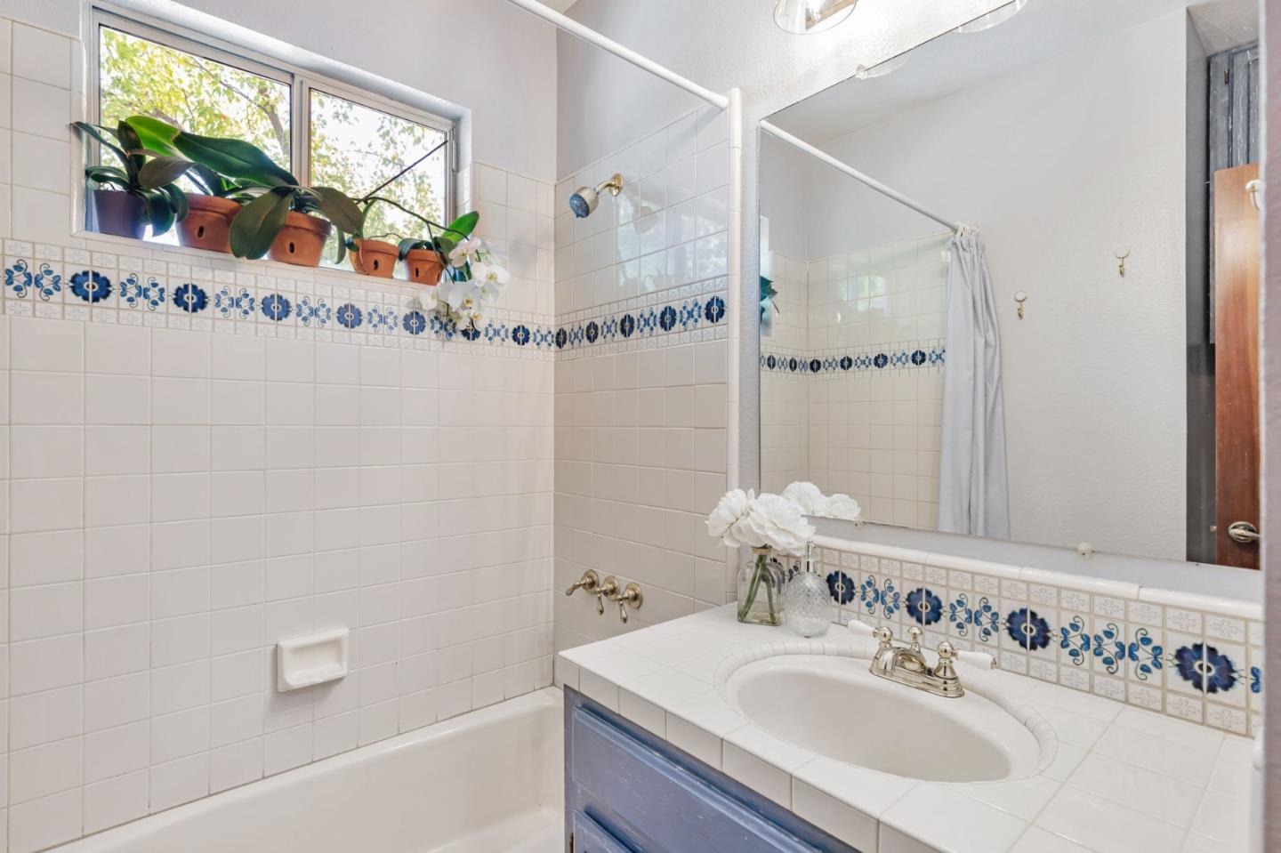 Detail Gallery Image 10 of 45 For 3785 Live Oak Ln, Morgan Hill,  CA 95037 - 5 Beds | 4 Baths