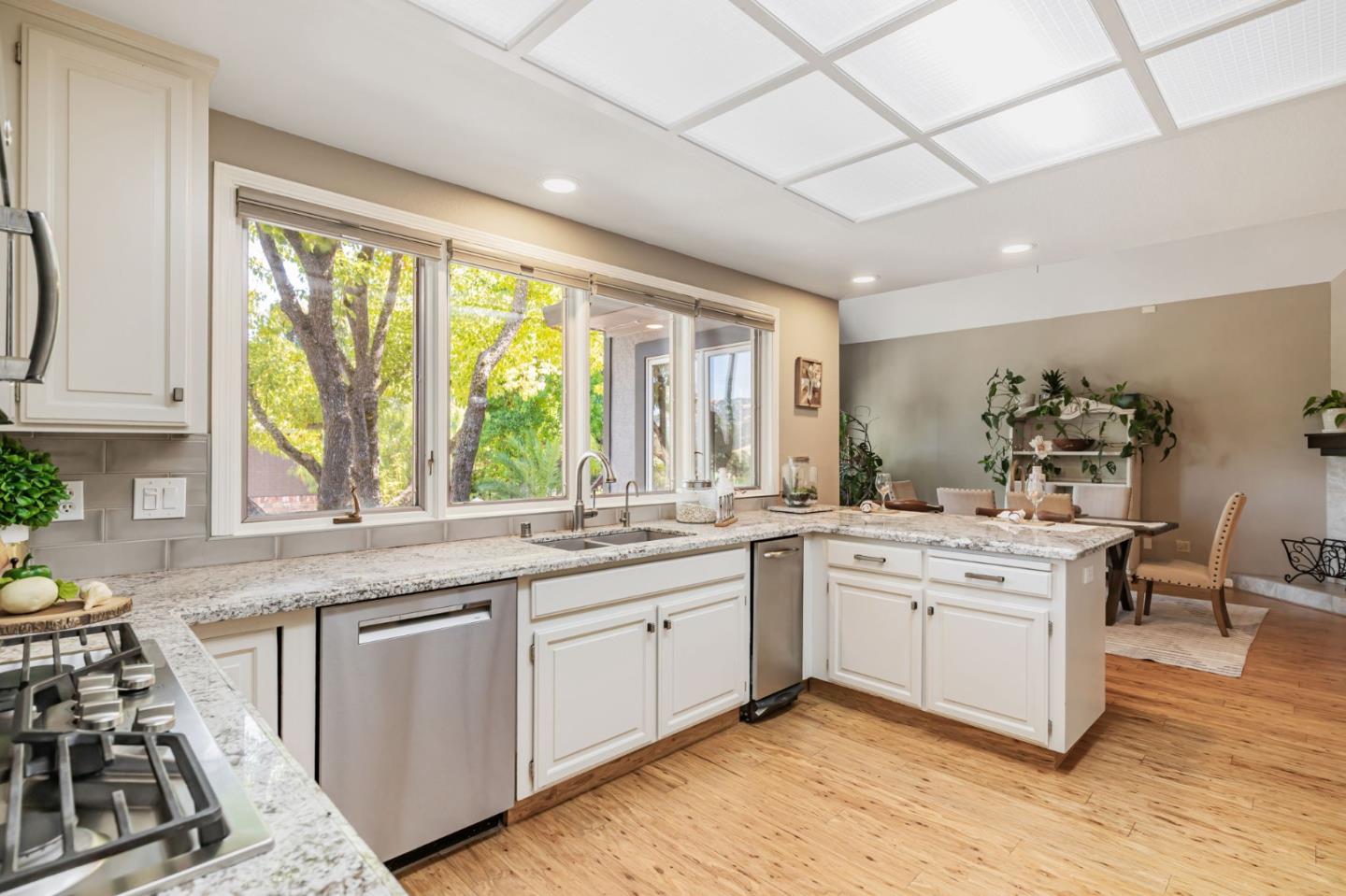 Detail Gallery Image 6 of 45 For 3785 Live Oak Ln, Morgan Hill,  CA 95037 - 5 Beds | 4 Baths
