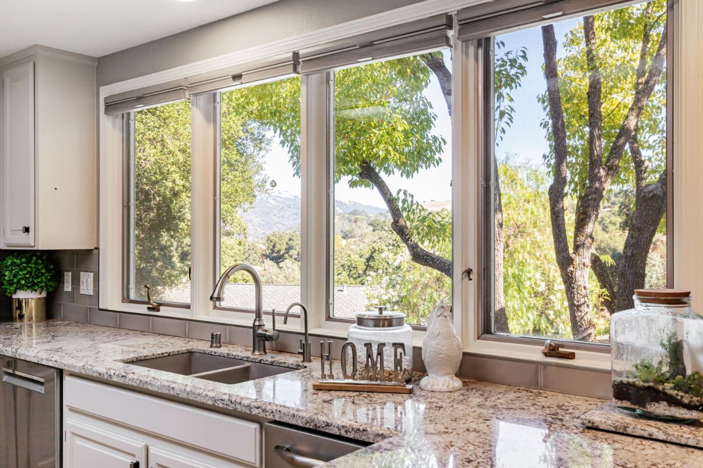 Detail Gallery Image 8 of 45 For 3785 Live Oak Ln, Morgan Hill,  CA 95037 - 5 Beds | 4 Baths