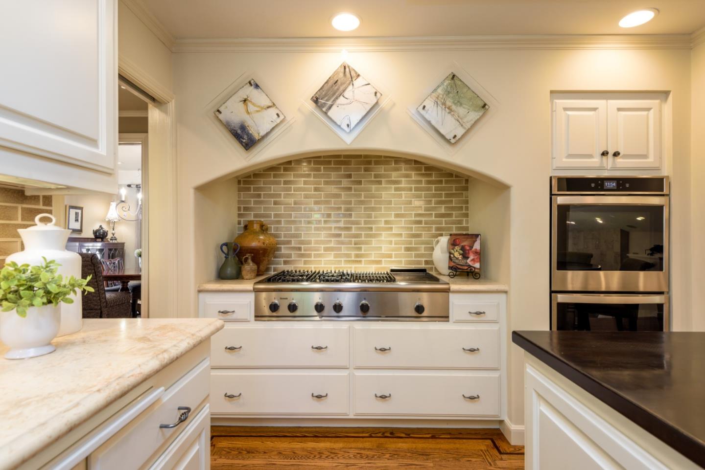 Detail Gallery Image 12 of 36 For 533 Edinburgh St, San Mateo,  CA 94402 - 4 Beds | 3 Baths