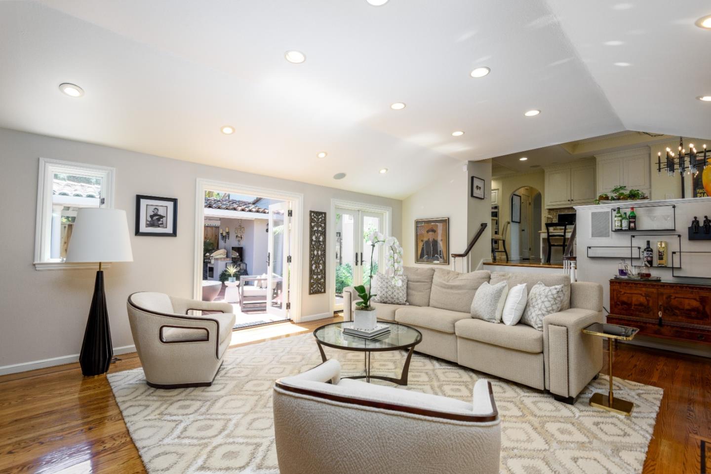 Detail Gallery Image 22 of 36 For 533 Edinburgh St, San Mateo,  CA 94402 - 4 Beds | 3 Baths