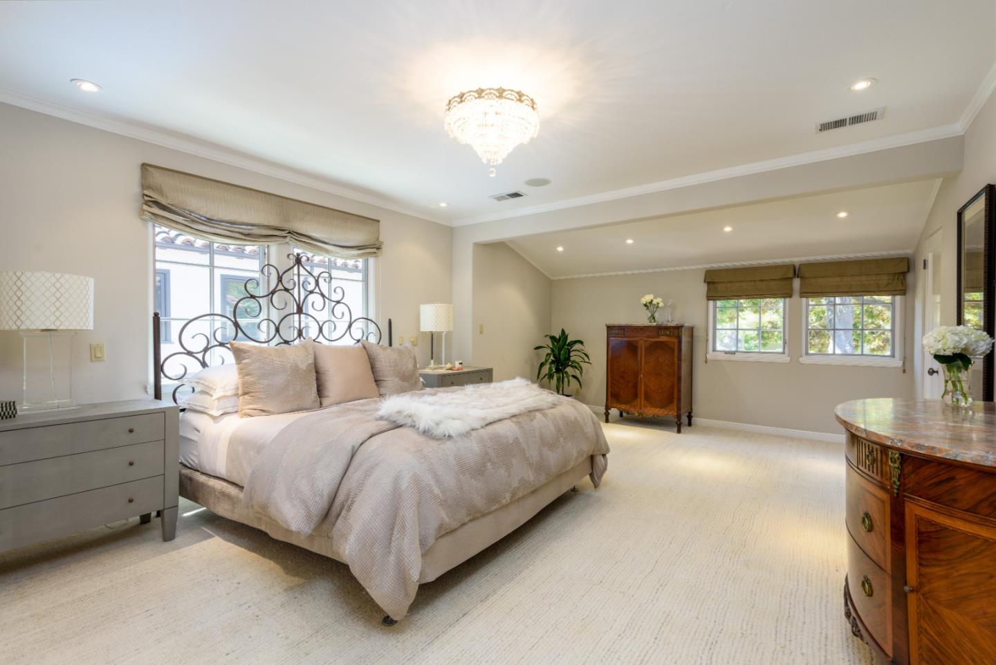 Detail Gallery Image 24 of 36 For 533 Edinburgh St, San Mateo,  CA 94402 - 4 Beds | 3 Baths