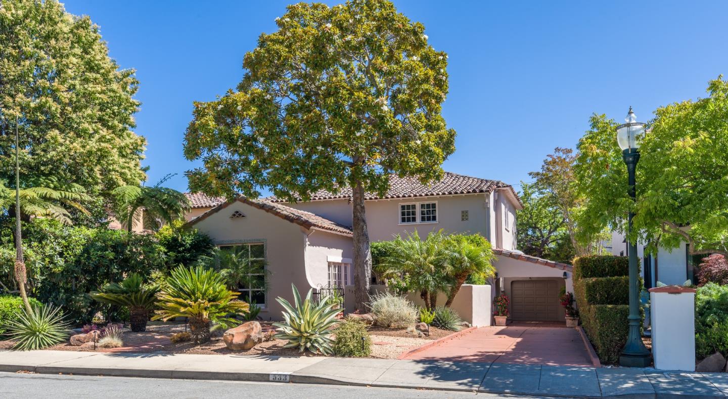 Detail Gallery Image 3 of 36 For 533 Edinburgh St, San Mateo,  CA 94402 - 4 Beds | 3 Baths