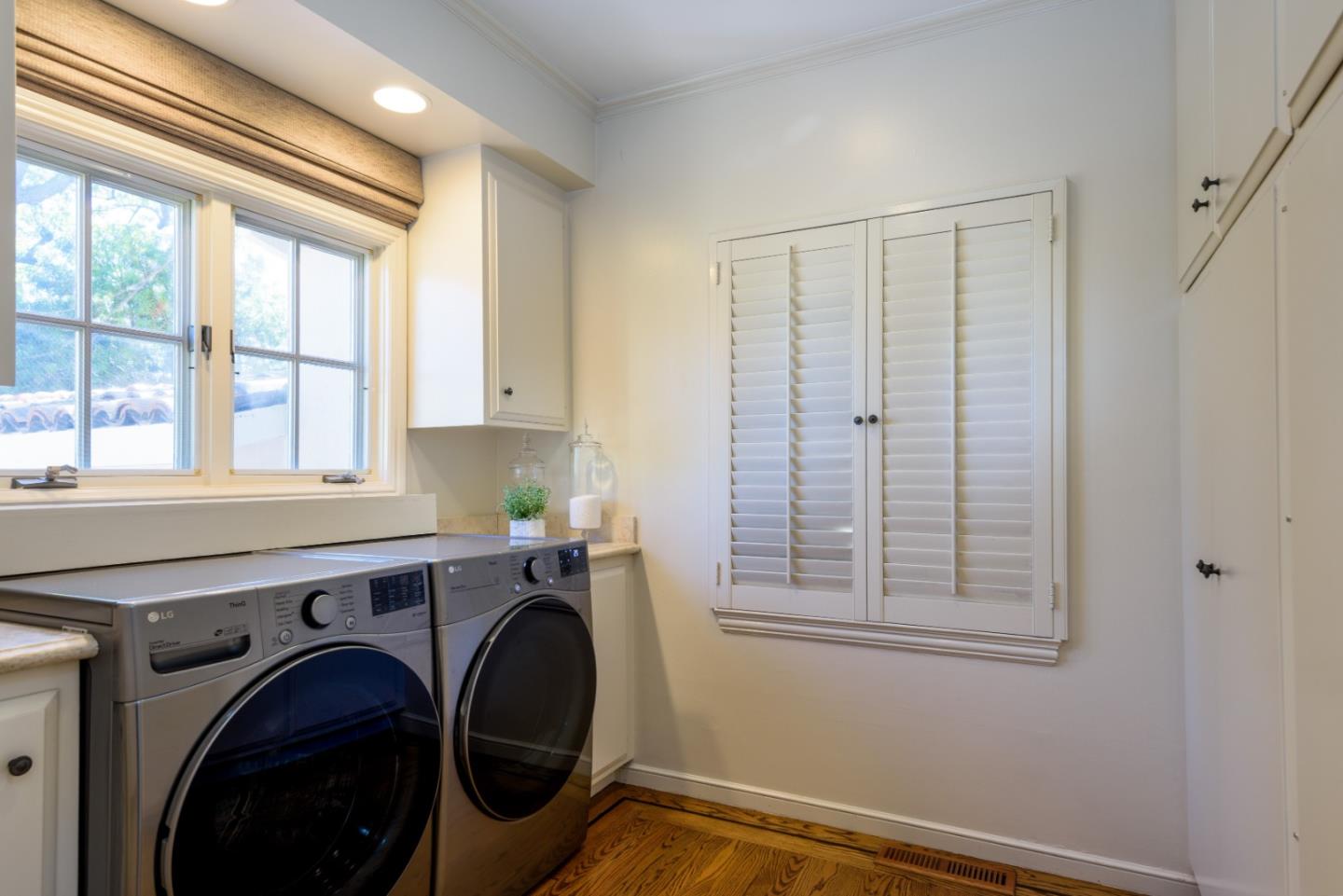 Detail Gallery Image 30 of 36 For 533 Edinburgh St, San Mateo,  CA 94402 - 4 Beds | 3 Baths