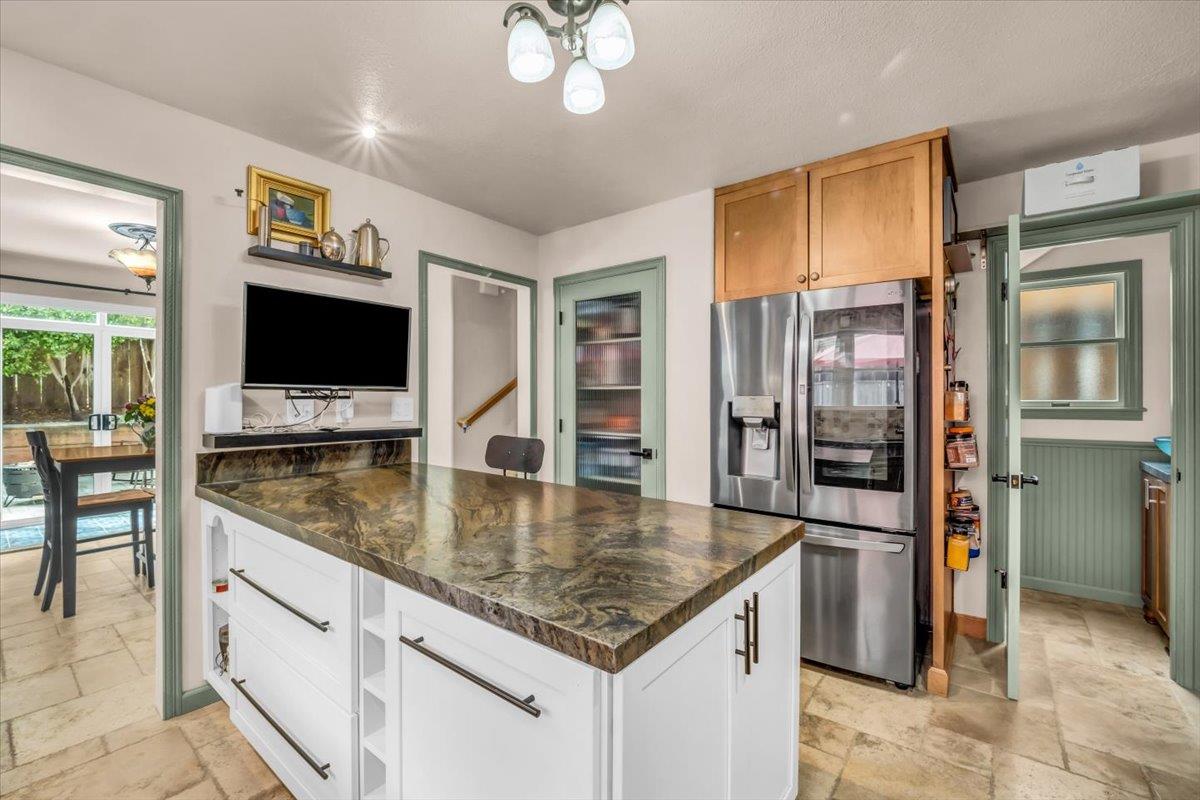 Detail Gallery Image 10 of 30 For 1128 3rd St, Monterey,  CA 93940 - 3 Beds | 2/1 Baths