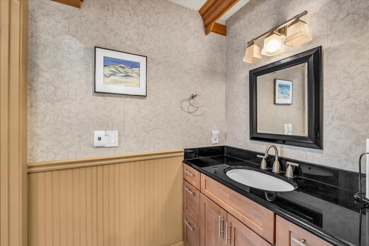 Detail Gallery Image 13 of 30 For 1128 3rd St, Monterey,  CA 93940 - 3 Beds | 2/1 Baths