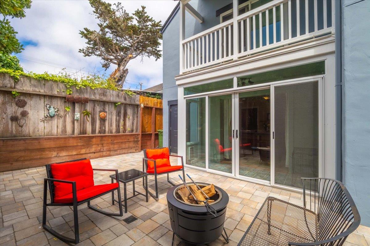 Detail Gallery Image 27 of 30 For 1128 3rd St, Monterey,  CA 93940 - 3 Beds | 2/1 Baths