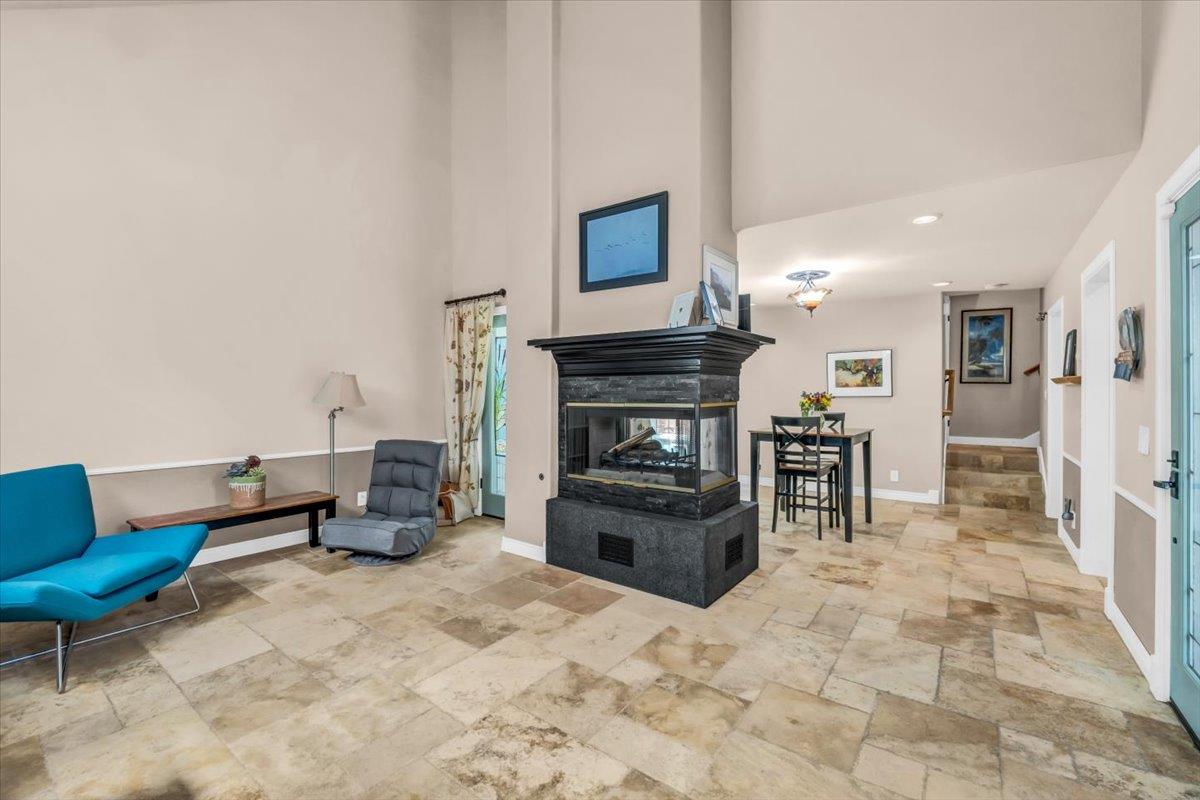 Detail Gallery Image 6 of 30 For 1128 3rd St, Monterey,  CA 93940 - 3 Beds | 2/1 Baths