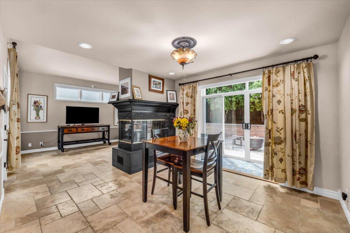 Detail Gallery Image 9 of 30 For 1128 3rd St, Monterey,  CA 93940 - 3 Beds | 2/1 Baths