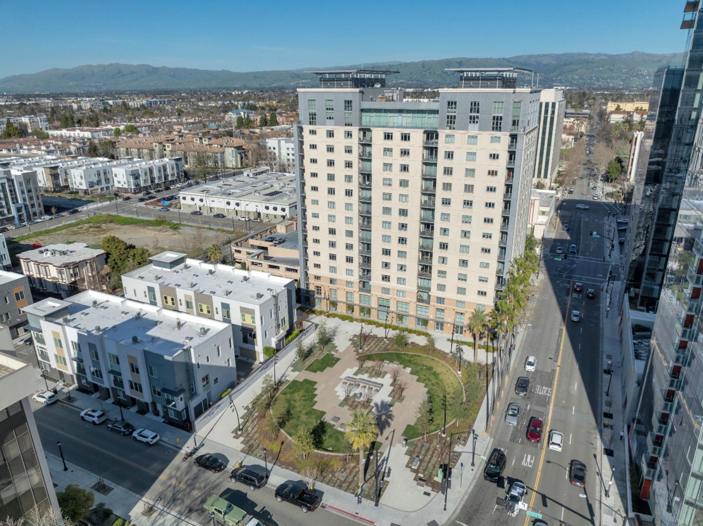 Detail Gallery Image 2 of 30 For 175 W Saint James St #607,  San Jose,  CA 95110 - 1 Beds | 1 Baths