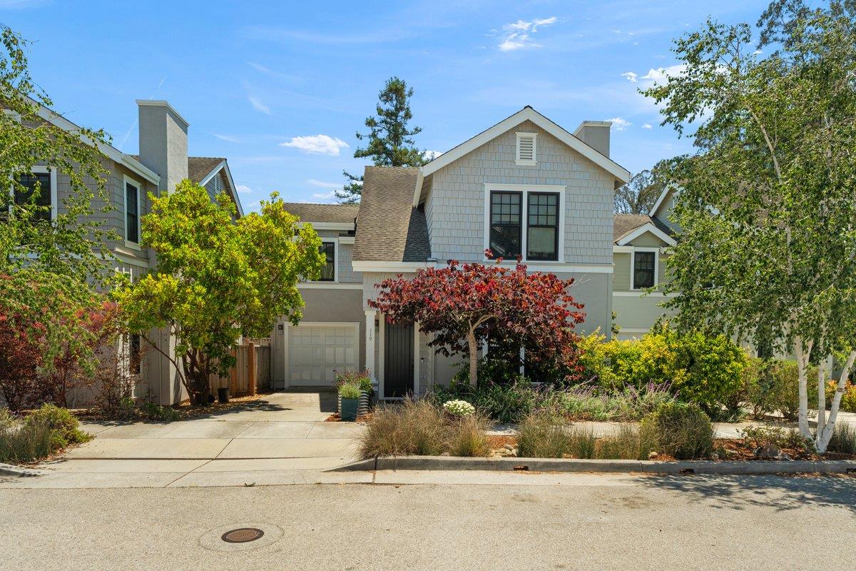 Detail Gallery Image 1 of 17 For 119 Tosca Ter, Santa Cruz,  CA 95060 - 3 Beds | 2/1 Baths